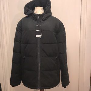 NWT Men’s 2022 DKNY puffer coat, size XL